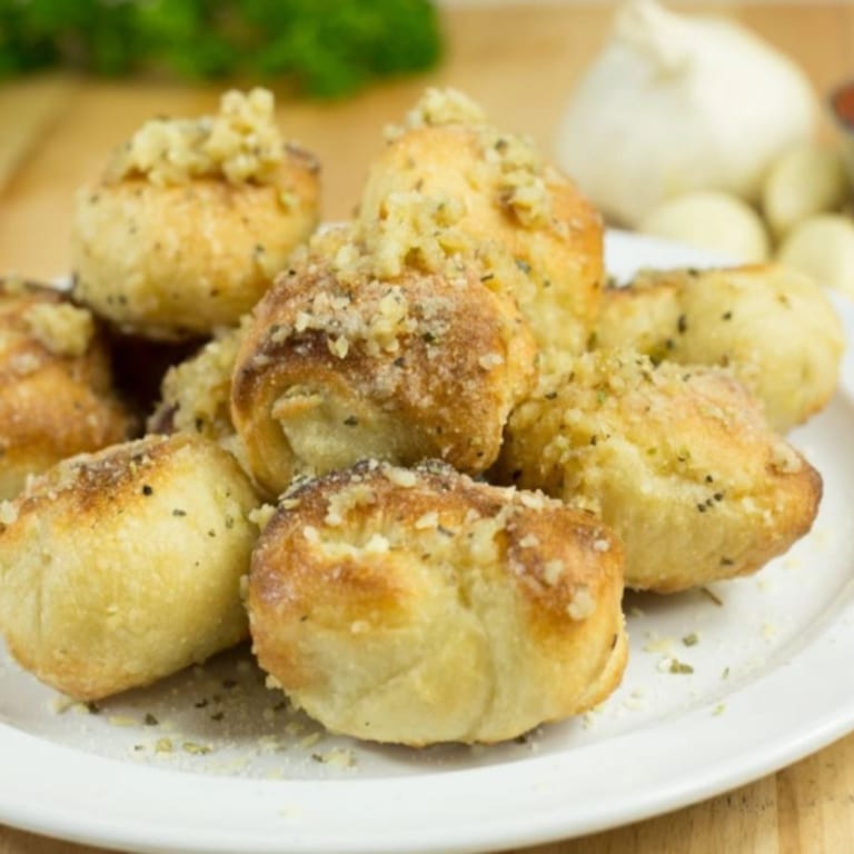 Delicious Garlic Knots